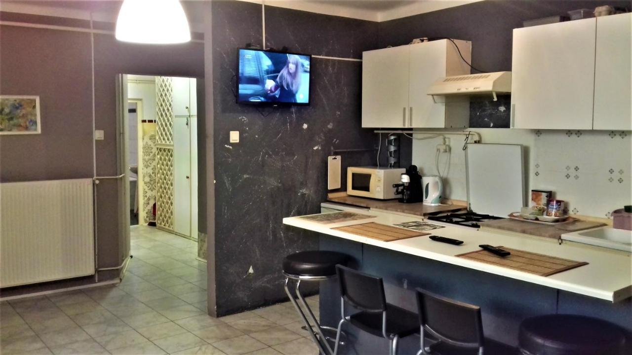 Eszterhazy Guesthouse Vac Ngoại thất bức ảnh