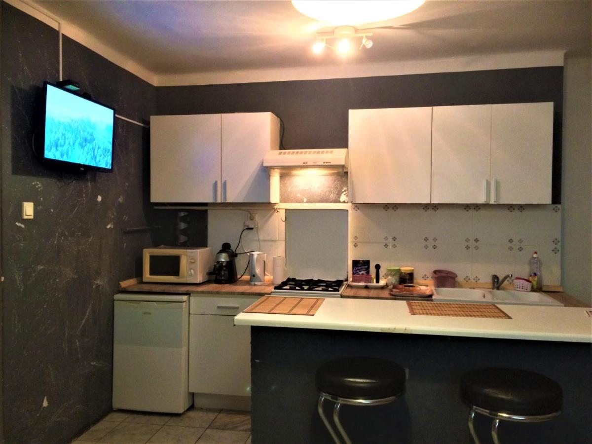 Eszterhazy Guesthouse Vac Ngoại thất bức ảnh
