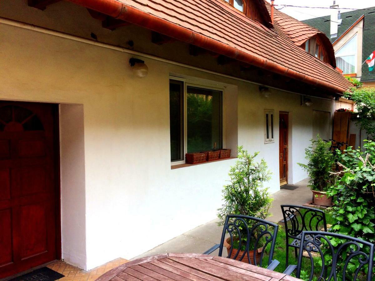 Eszterhazy Guesthouse Vac Ngoại thất bức ảnh
